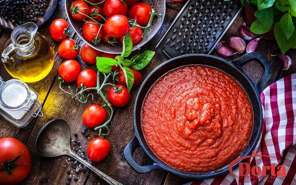 The Role of Red Color Tomato Paste in Cooking